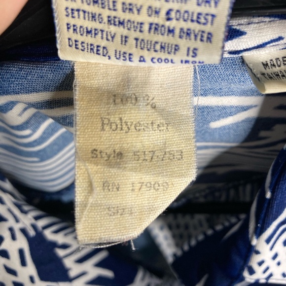 Pykettes Graphic Vintage Button Up - Picture 5 of 5